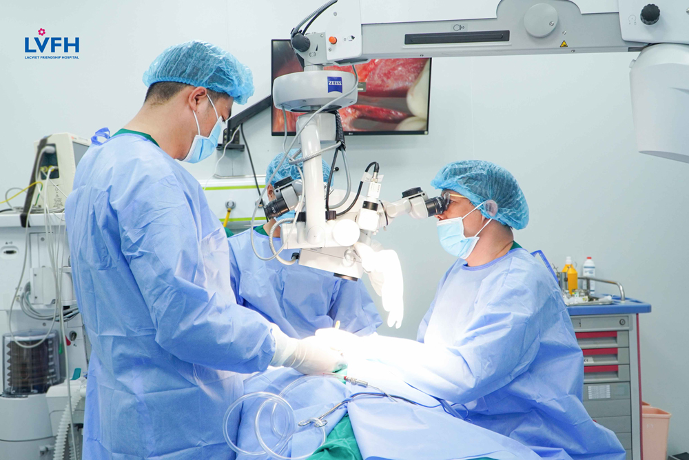 Phẫu thuât Ung thư - một trong những phương pháp điều trị ung thư hàng đầu tại Bệnh viện Lạc Việt.