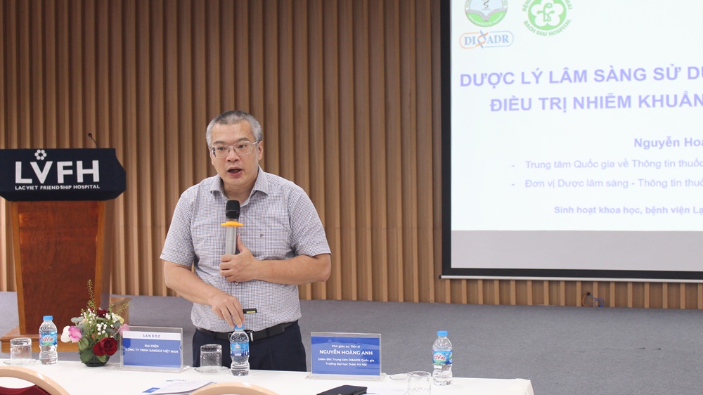 PGS.TS. Nguyễn Hoàng Anh báo cáo tại chương trình.